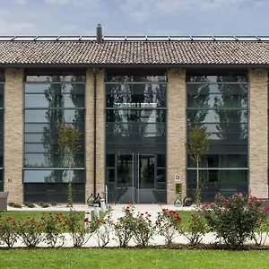 4* Отель Western